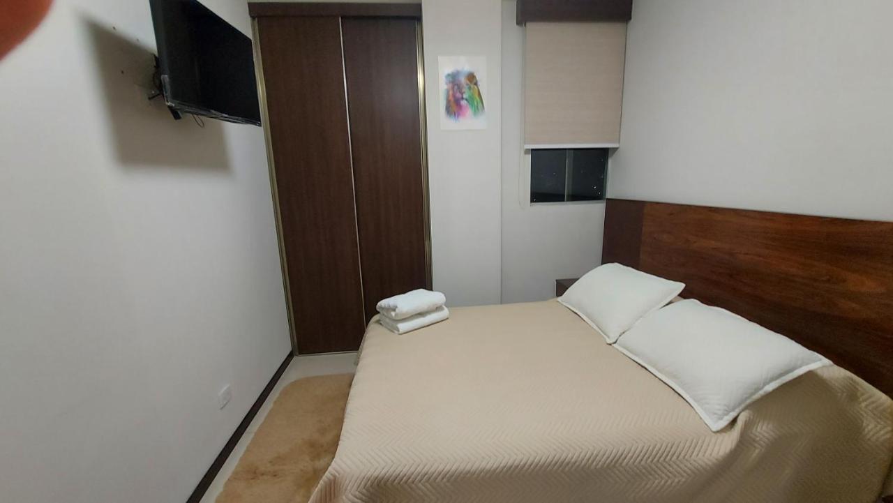 Hermoso Y Unico Apartamento Moderno, En Pleno Centro De Santa Cruz, Con Netflix Wi-Fi De 60 Mb, Estacionamiento Gratis Y Ac En Todos Los Ambientes Santa Cruz de La Sierra Eksteriør bilde