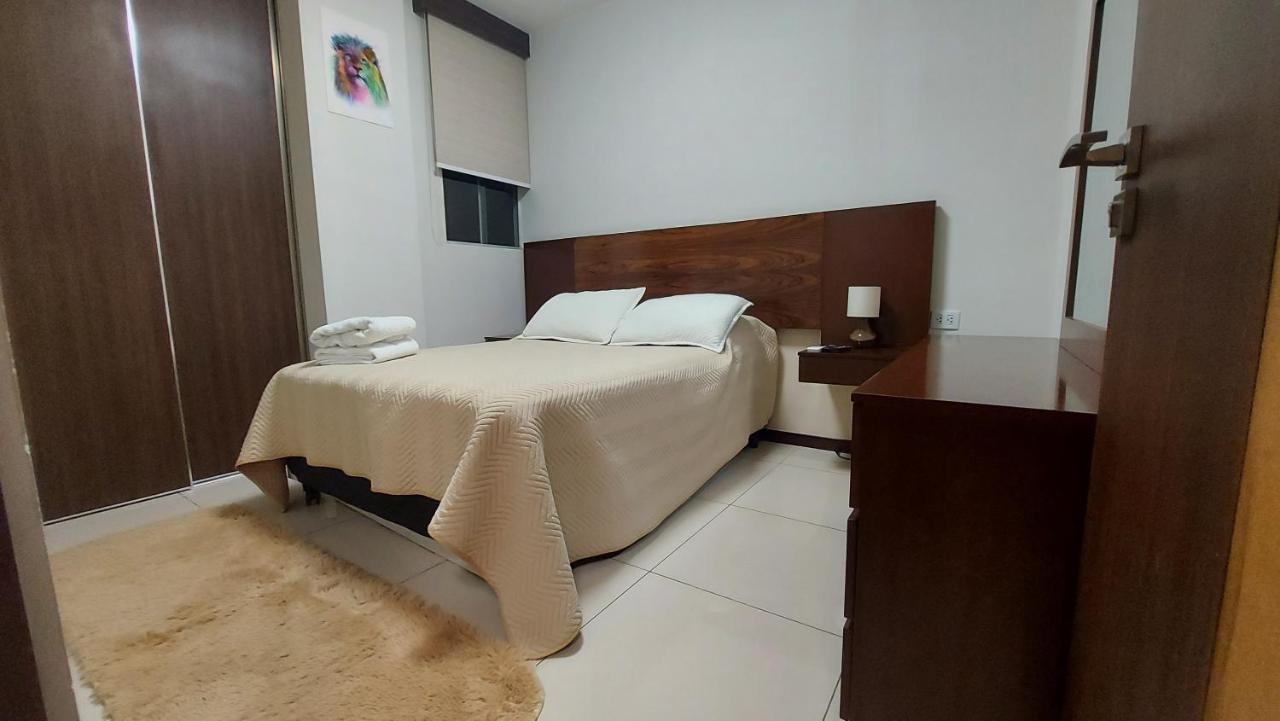 Hermoso Y Unico Apartamento Moderno, En Pleno Centro De Santa Cruz, Con Netflix Wi-Fi De 60 Mb, Estacionamiento Gratis Y Ac En Todos Los Ambientes Santa Cruz de La Sierra Eksteriør bilde